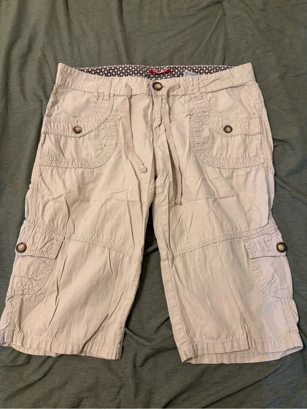 UNIONBAY Women's Light Beige Cargo Shorts with Button Pockets Y2K